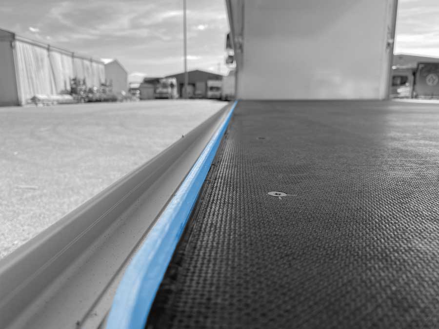 BORDURE PLANCHER INTEGRALE LIBNER