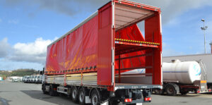 CARROSSERIE-EVOLUTIVE-LIBNER-SEMI-ROUGE-OUVERTE